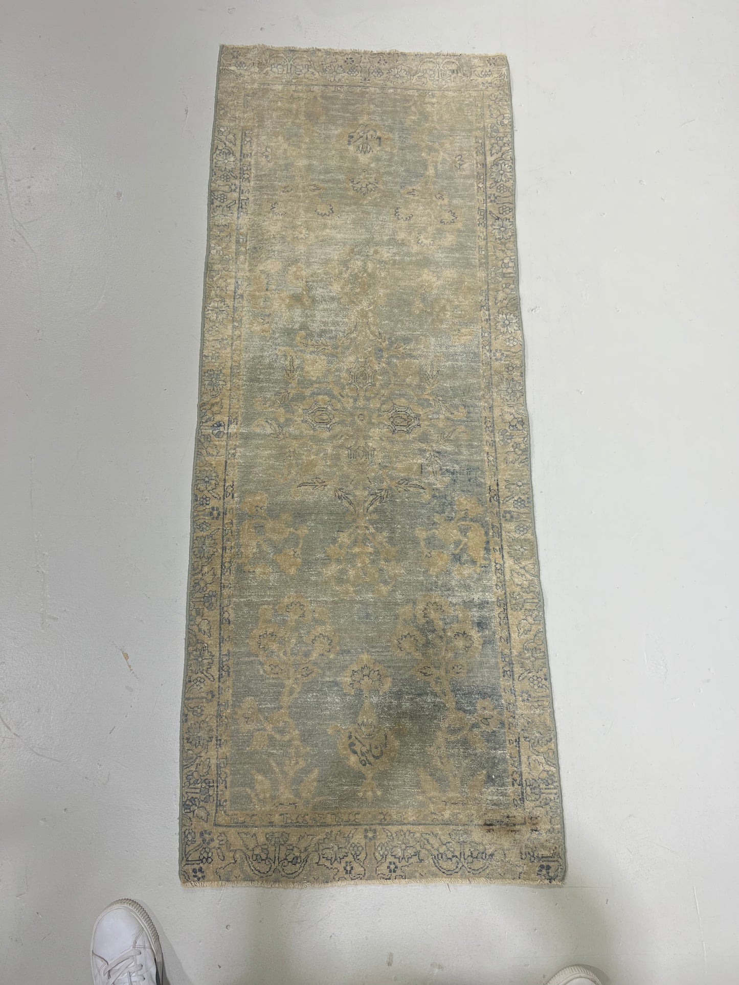 Unlisted 2’3” x 5’9”
