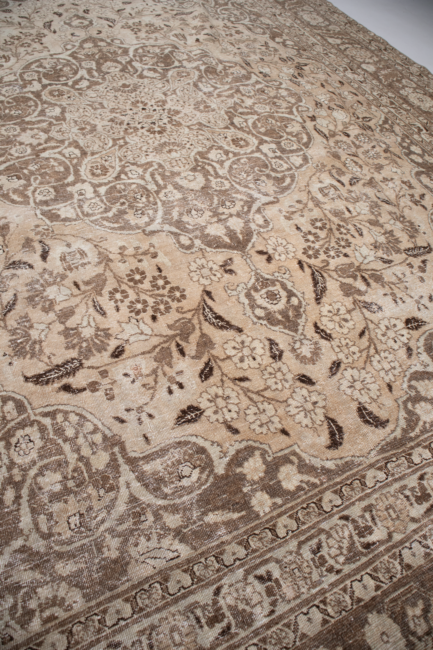 Tabriz L2586