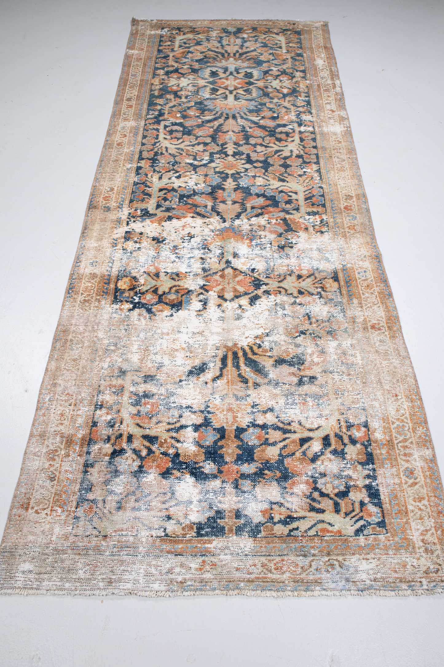 Persian R2600