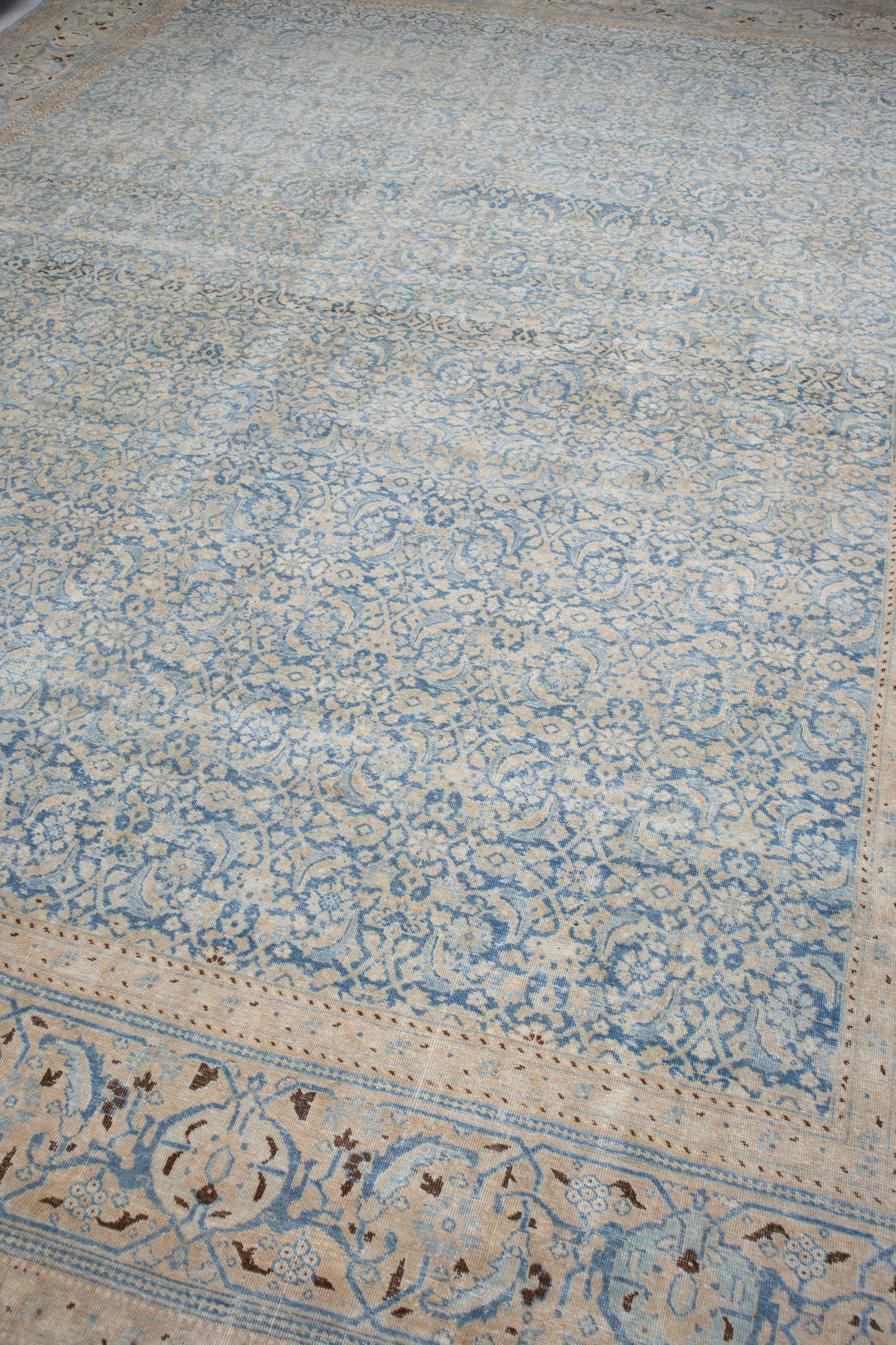 Tabriz P-J3017