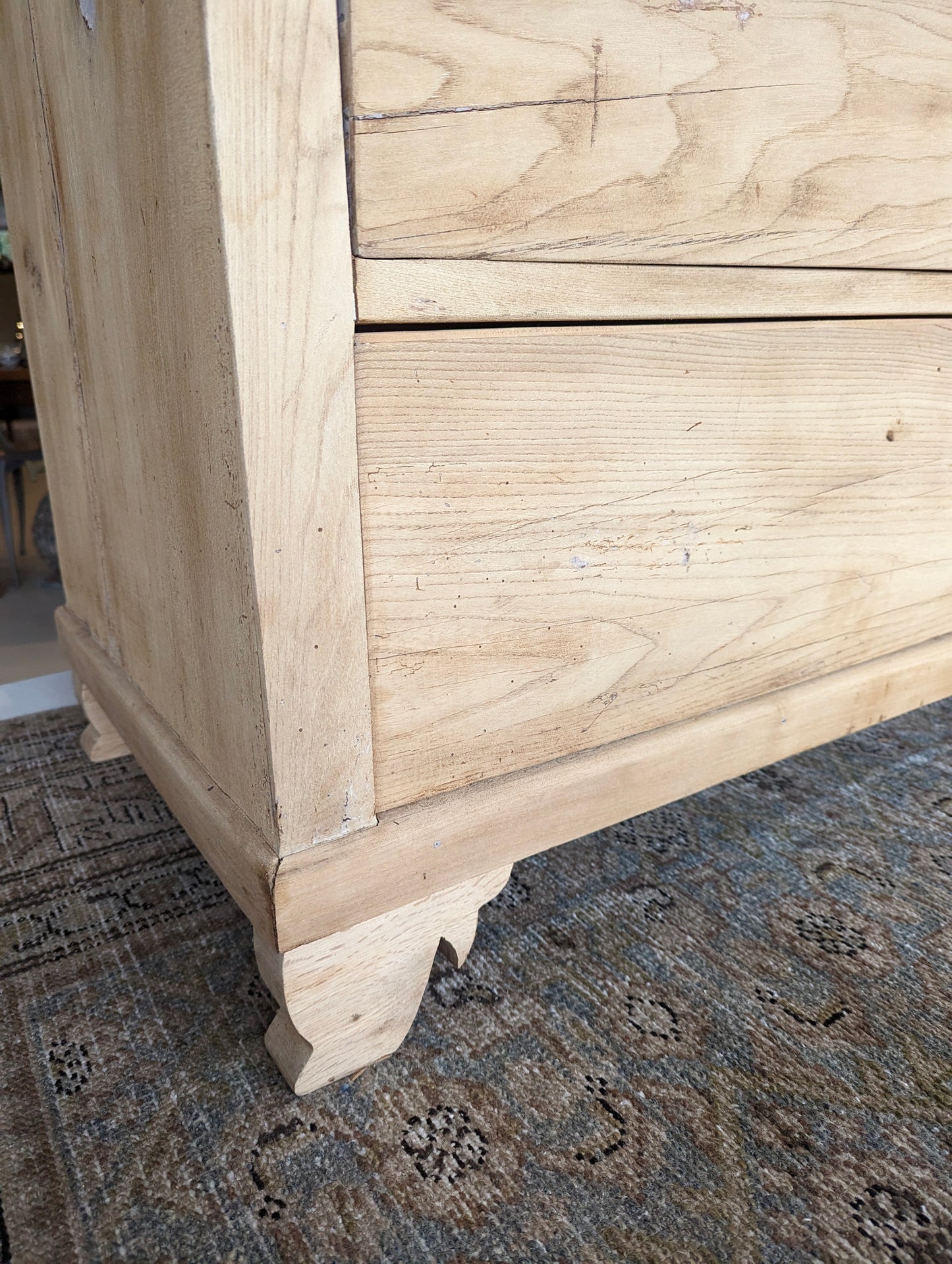 Chest of drawers oak ogee/straight feet
