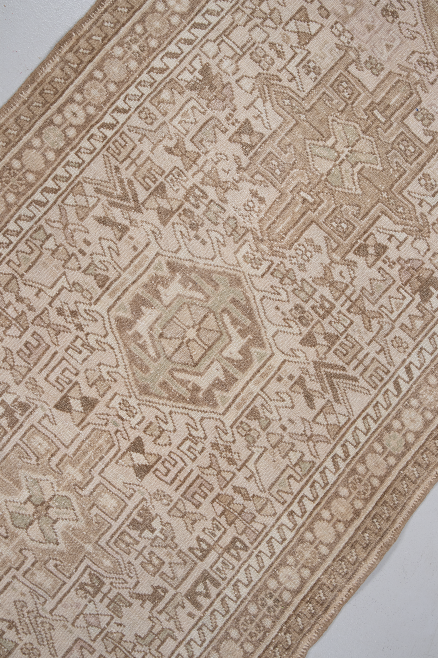 Persian R-AS5803