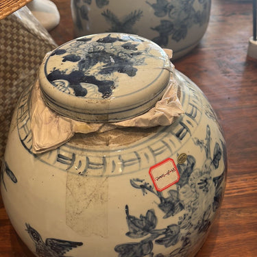 Blue and White Ginger Jars A084